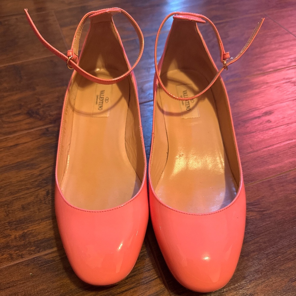 Valentino Garavani Pink Patent Leather Ankle Strap Round Toe Mary Janes Size 8.5